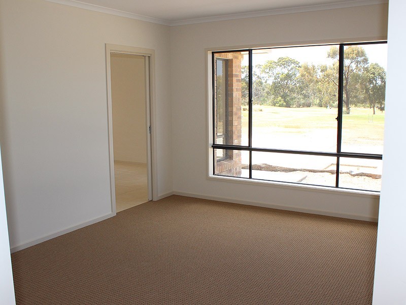 2b Jasmin Drive, Victor Harbor SA 5211