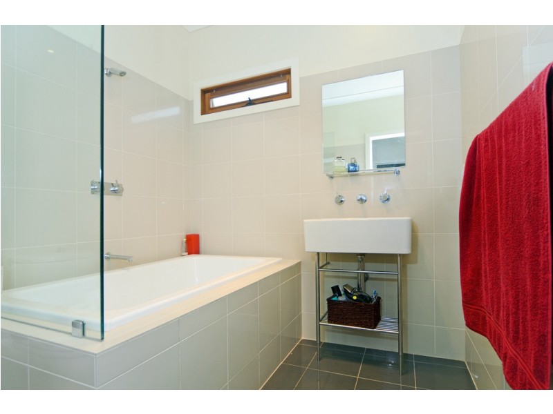 5 Dwiar Road, Victor Harbor SA 5211