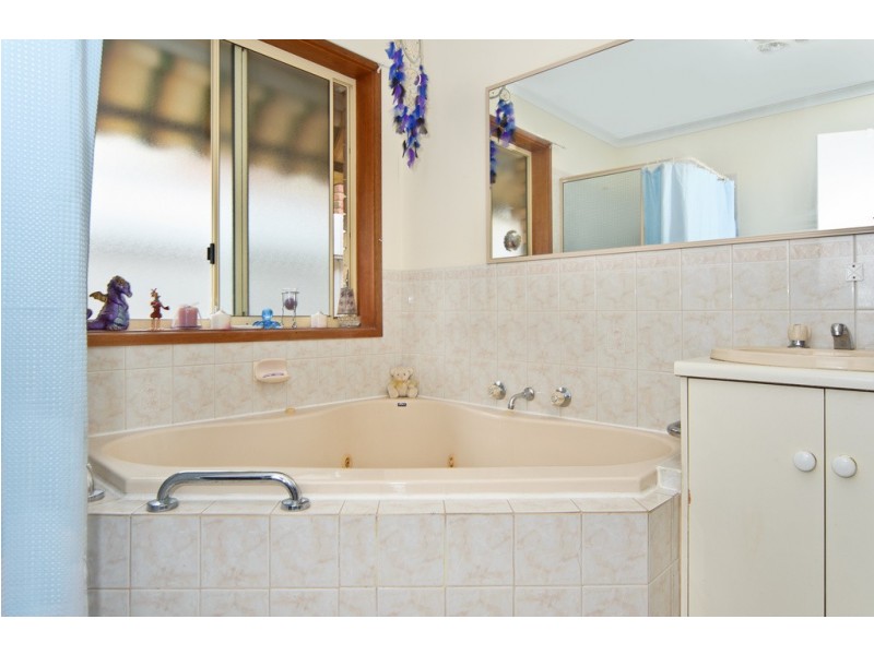 8 Dolphin Ave, Encounter Bay SA 5211