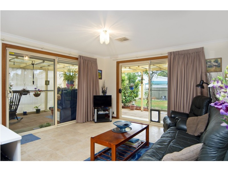 8 Dolphin Ave, Encounter Bay SA 5211