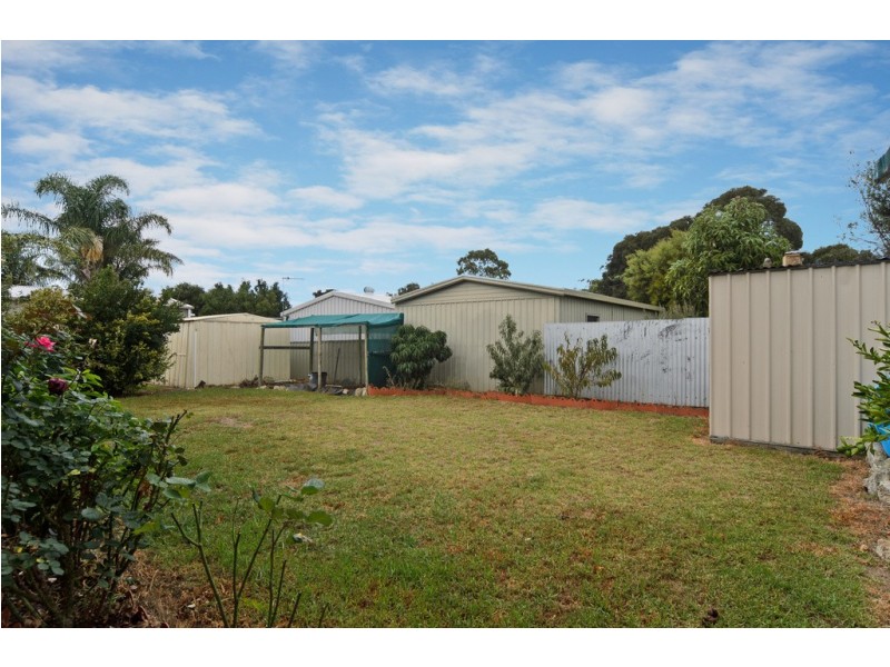 8 Dolphin Ave, Encounter Bay SA 5211