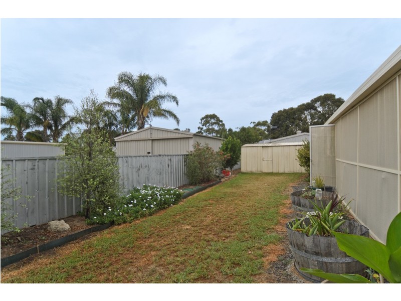 8 Dolphin Ave, Encounter Bay SA 5211
