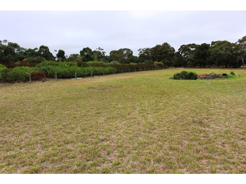 137 Waggon Road, Victor Harbor SA 5211