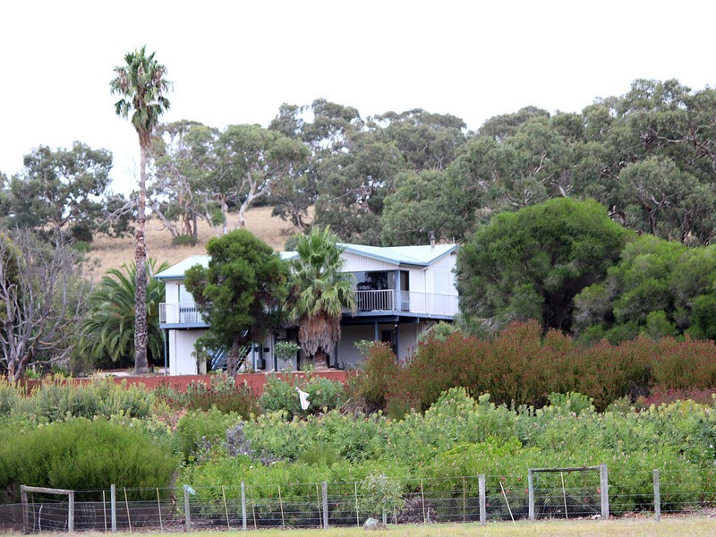 137 Waggon Road, Victor Harbor SA 5211