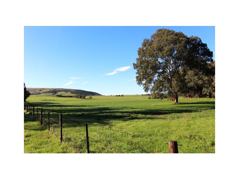 2 and 3 Glen Road, Victor Harbor SA 5211