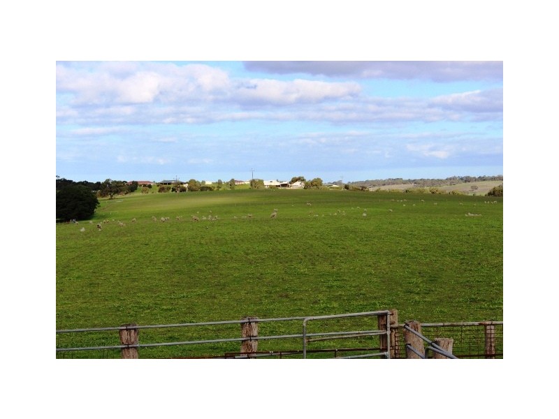 2 and 3 Glen Road, Victor Harbor SA 5211