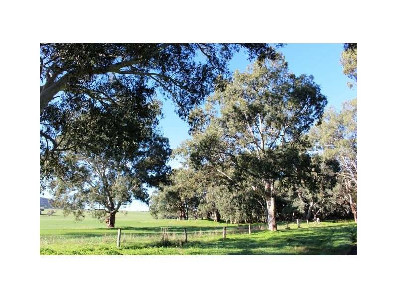 2 and 3 Glen Road, Victor Harbor SA 5211