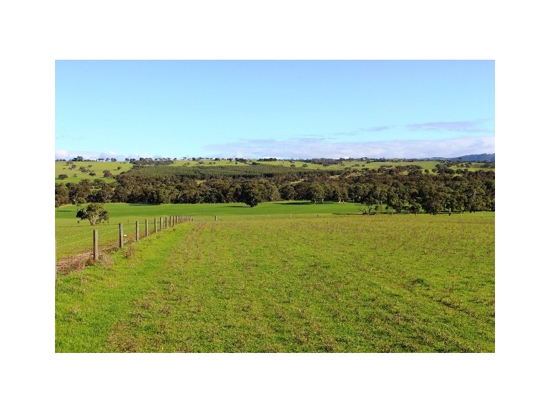 2 and 3 Glen Road, Victor Harbor SA 5211