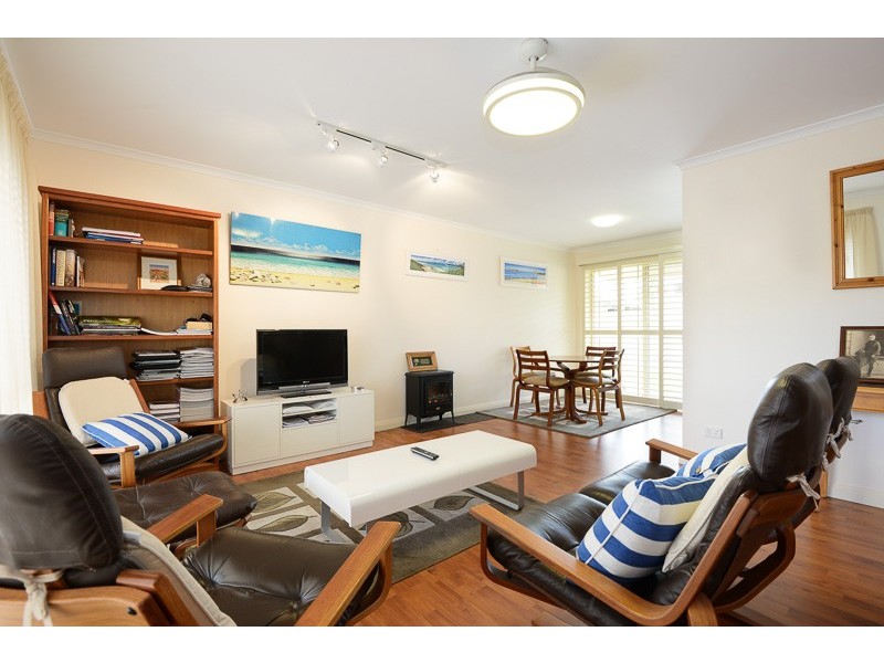 6 Edward Street, Encounter Bay SA 5211