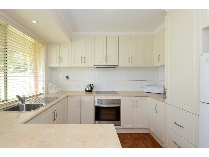 6 Edward Street, Encounter Bay SA 5211