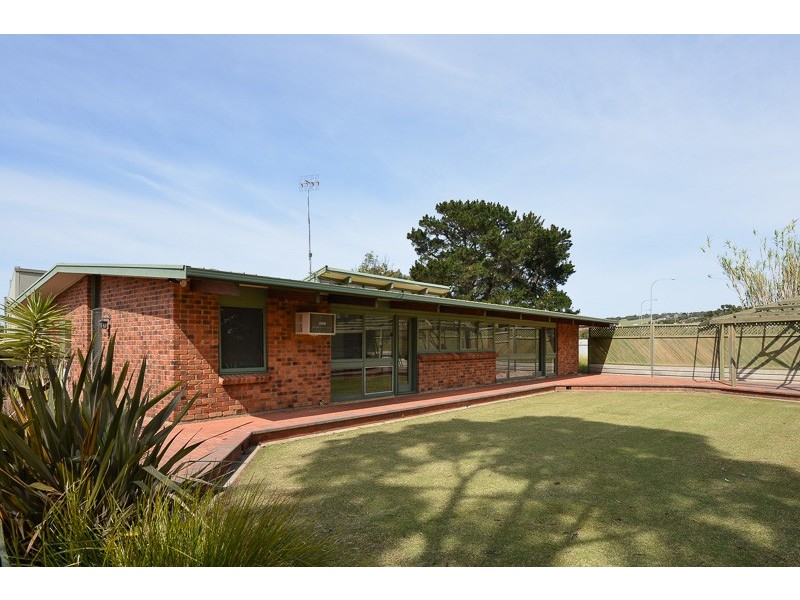 6 Meyer Street, Victor Harbor SA 5211