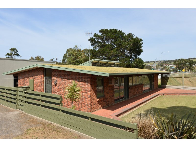 6 Meyer Street, Victor Harbor SA 5211