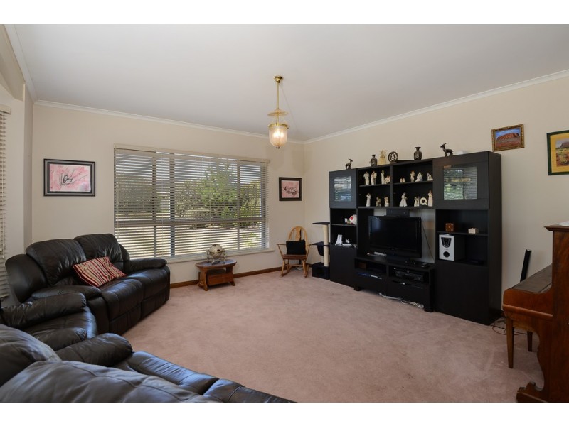 33 Dundalk Avenue, Mccracken SA 5211