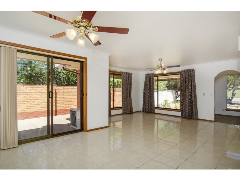 33 Ives Crescent, Mccracken SA 5211