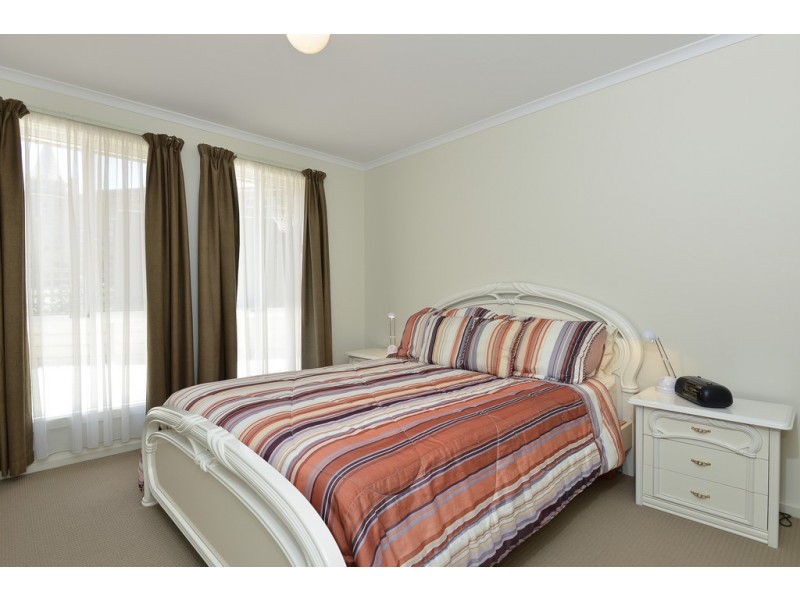 5 The Drive, Mccracken SA 5211