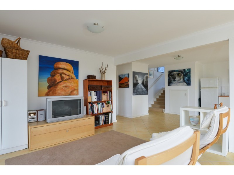 24 Warland Avenue, Victor Harbor SA 5211