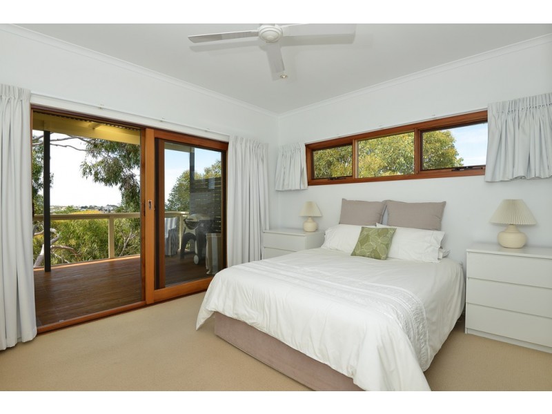24 Warland Avenue, Victor Harbor SA 5211