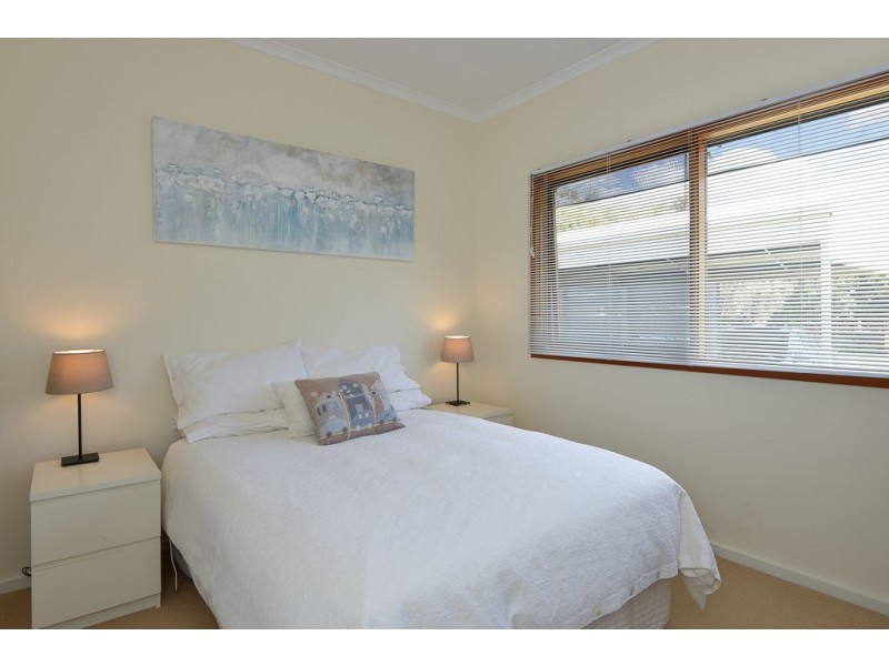 24 Warland Avenue, Victor Harbor SA 5211