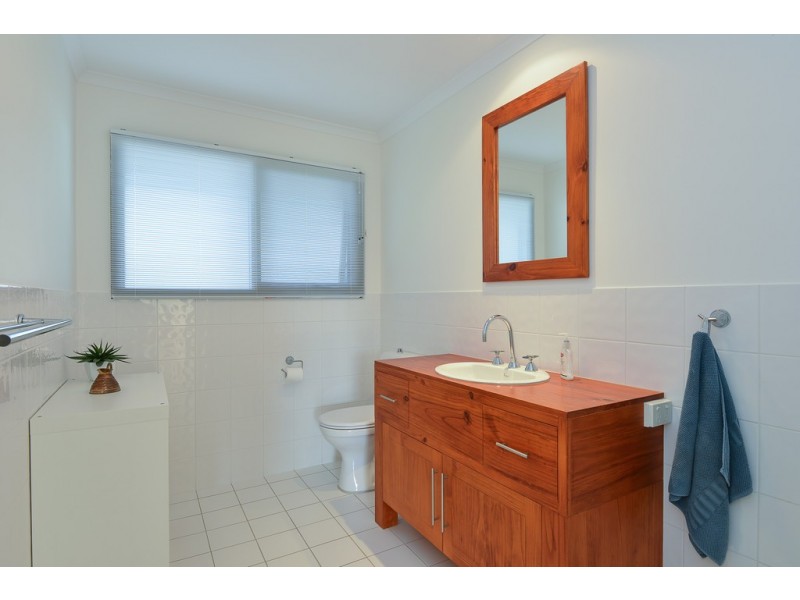 24 Warland Avenue, Victor Harbor SA 5211