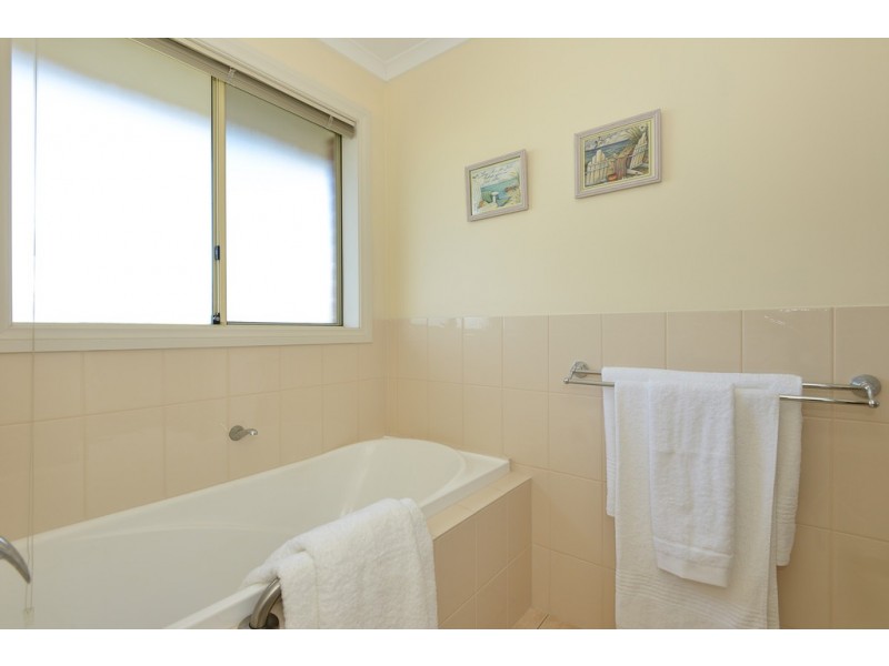 1 Wishart Crescent, Encounter Bay SA 5211