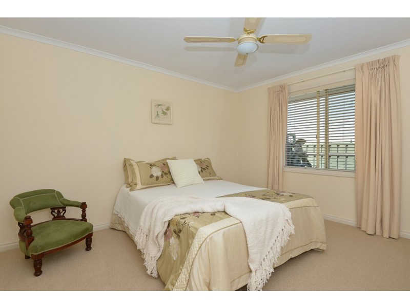 1 Wishart Crescent, Encounter Bay SA 5211