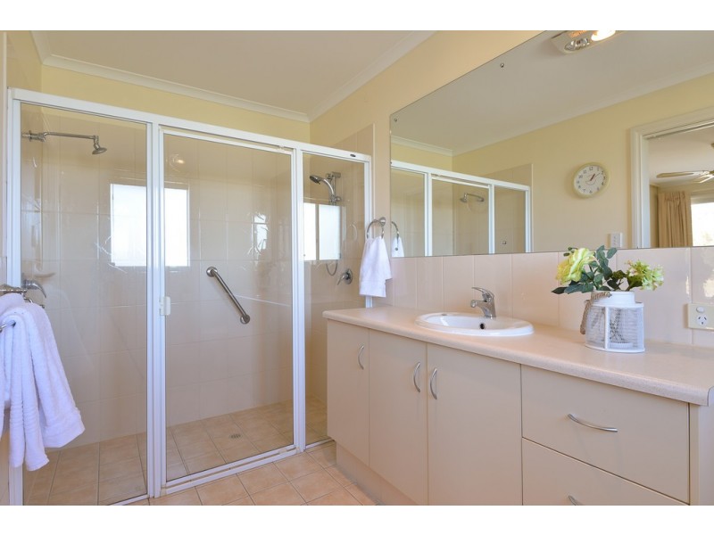 1 Wishart Crescent, Encounter Bay SA 5211