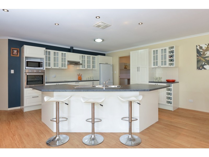 13 Africaine Drive, Mccracken SA 5211