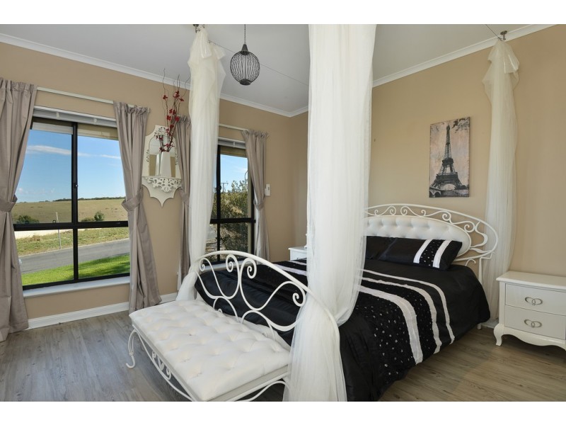 88 Battye Road, Encounter Bay SA 5211