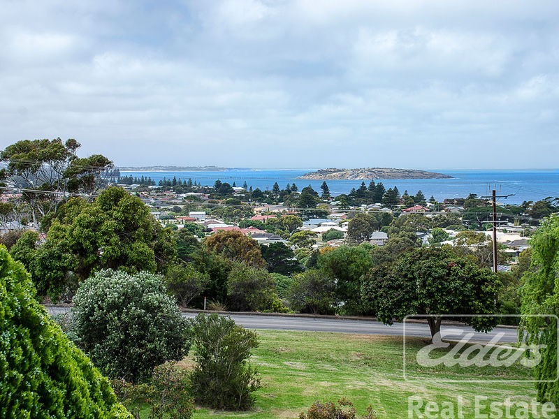 4 Mollien Avenue, Encounter Bay SA 5211