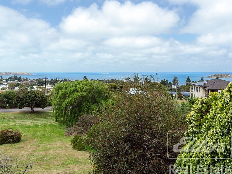 4 Mollien Avenue, Encounter Bay SA 5211