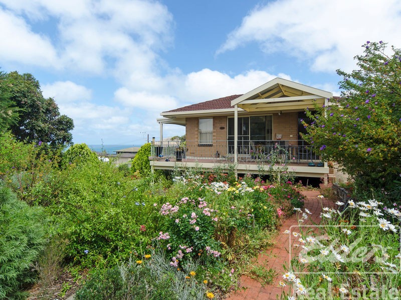 4 Mollien Avenue, Encounter Bay SA 5211
