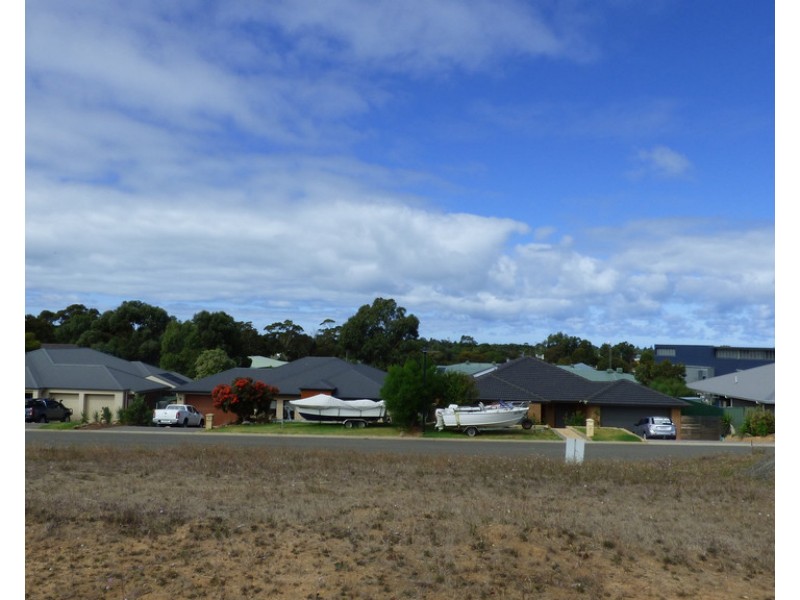 16 Jasmin Drive, Victor Harbor SA 5211