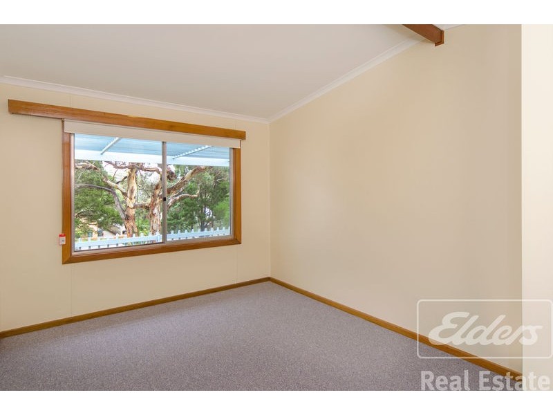 4 Keithalan Avenue, Victor Harbor SA 5211