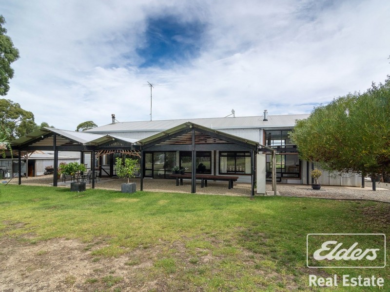 589 Flagstaff Hill Rd, Middleton SA 5213