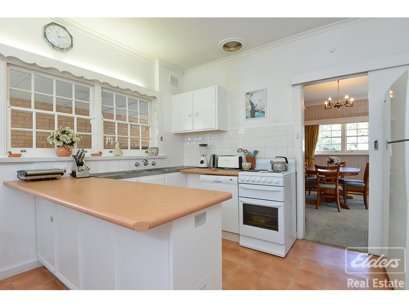 30 The Parkway, Victor Harbor SA 5211