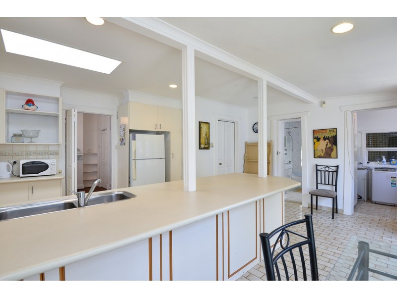 54 Seaview Rd, Victor Harbor SA 5211