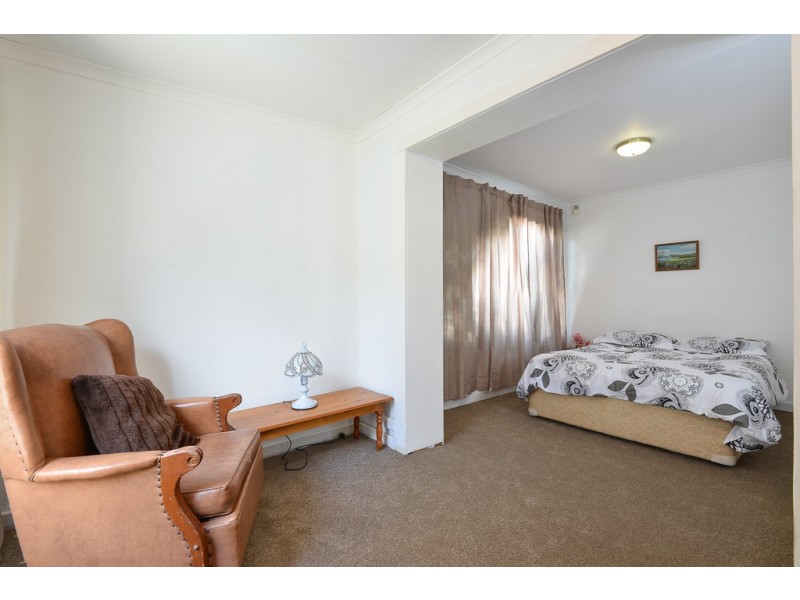 54 Seaview Rd, Victor Harbor SA 5211