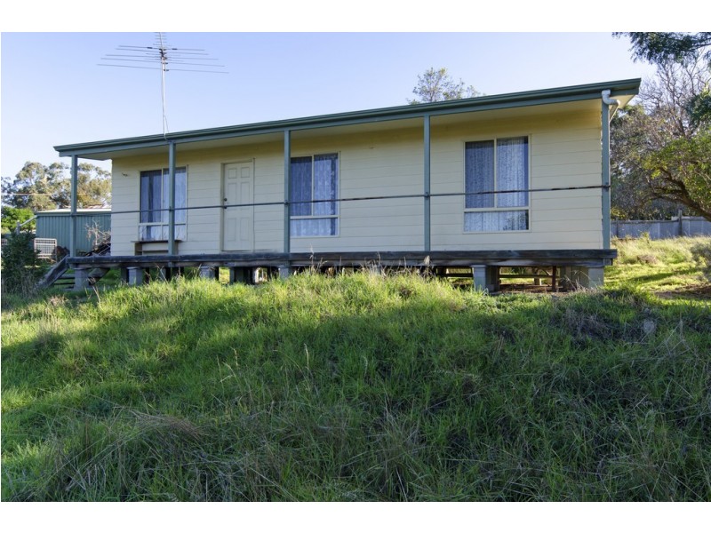 27 Valley View Road, Victor Harbor SA 5211