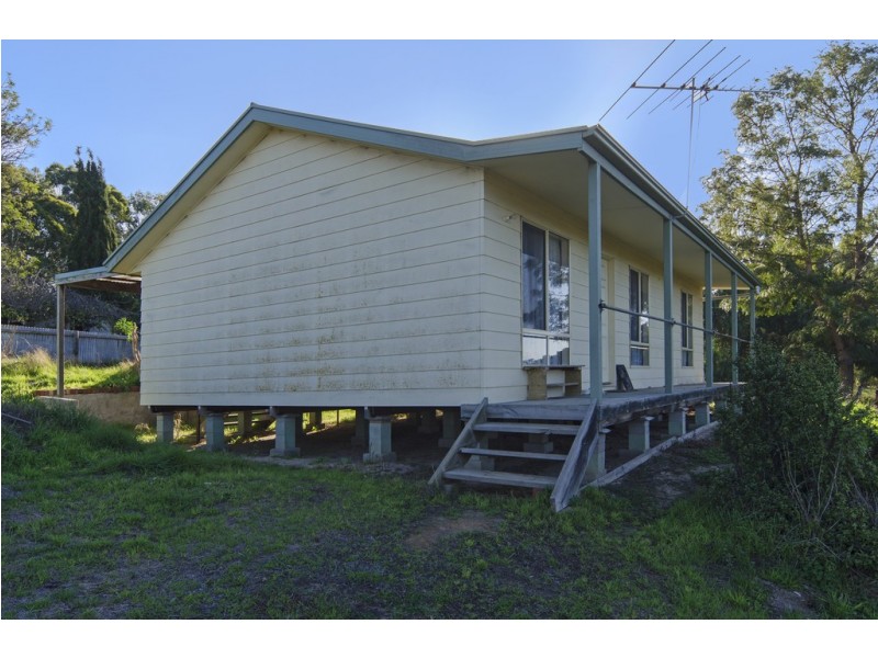 27 Valley View Road, Victor Harbor SA 5211