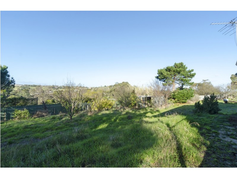 27 Valley View Road, Victor Harbor SA 5211