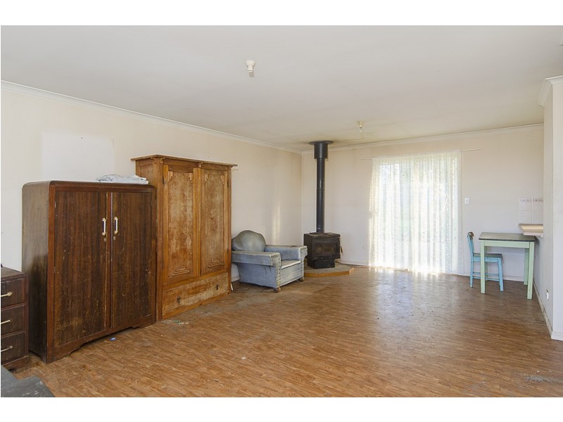 27 Valley View Road, Victor Harbor SA 5211