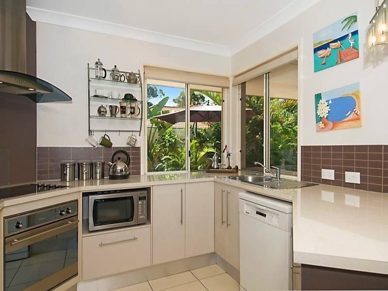 4 Cooba Place, Noosaville QLD 4566