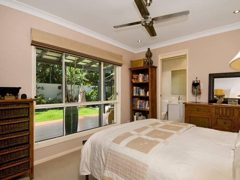 4 Cooba Place, Noosaville QLD 4566