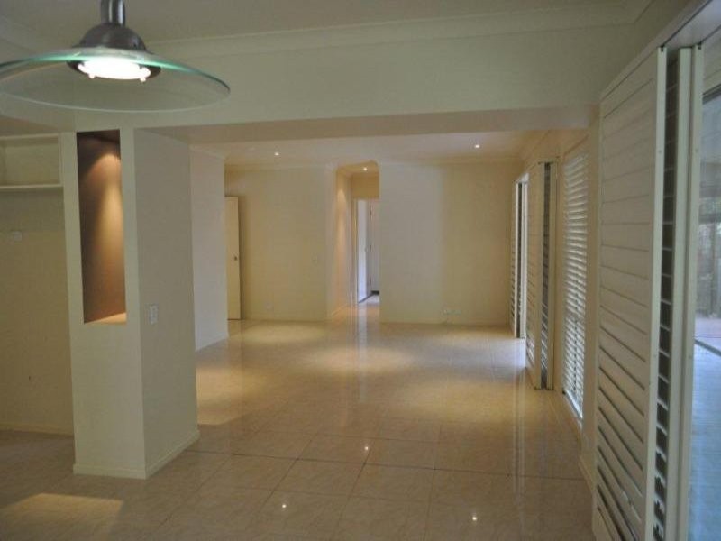 27 Stratford Park Dr, Pomona QLD 4568