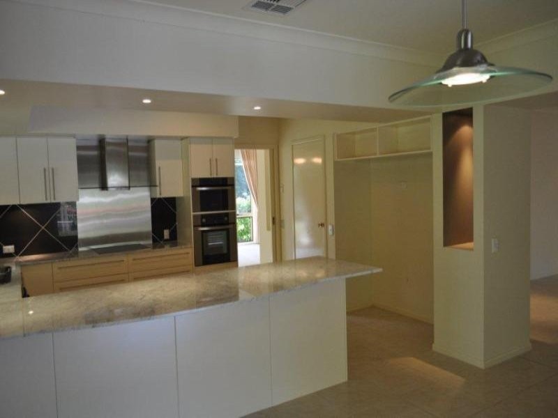 27 Stratford Park Dr, Pomona QLD 4568