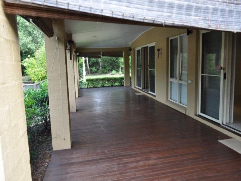 27 Stratford Park Dr, Pomona QLD 4568