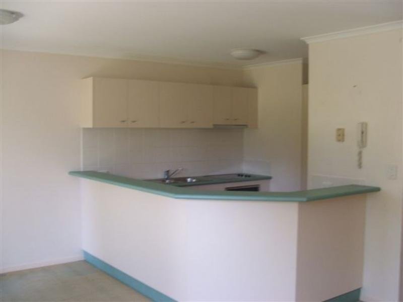 2/18 Lake Weyba Dr, Noosaville QLD 4566