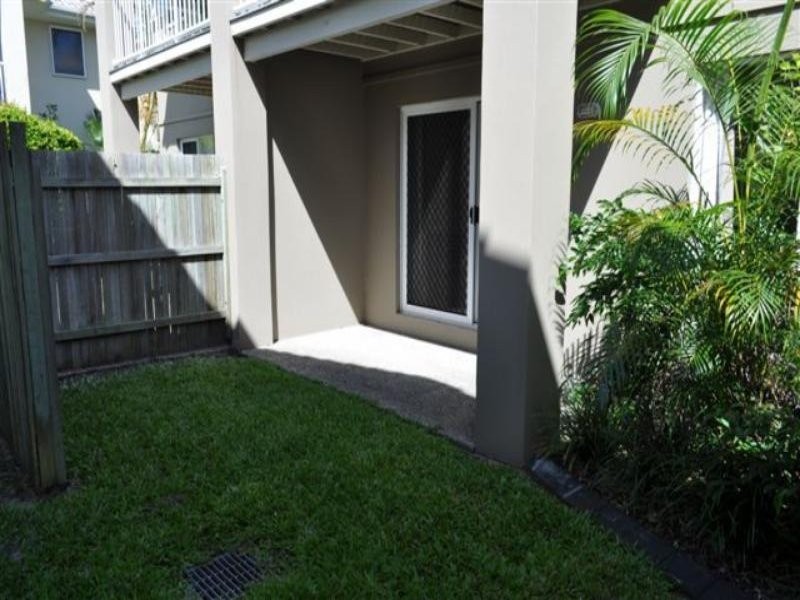 2/18 Lake Weyba Dr, Noosaville QLD 4566