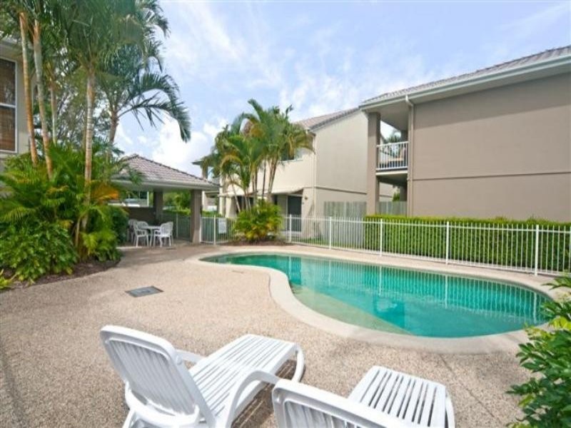 2/18 Lake Weyba Dr, Noosaville QLD 4566