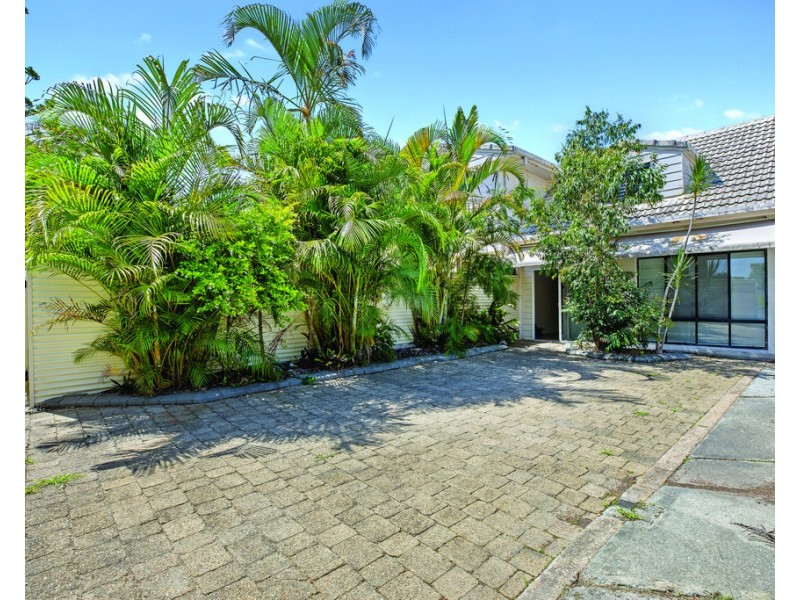 11 Poinciana Ave, Tewantin QLD 4565